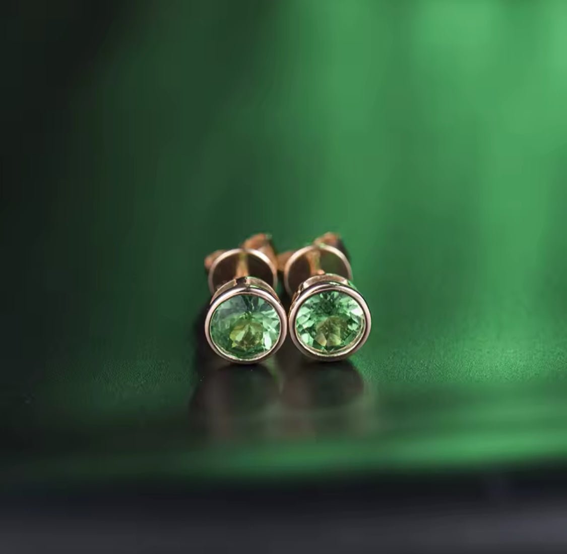 18Kt Rose - Gold 0.95 ct Tsavorite Earrings