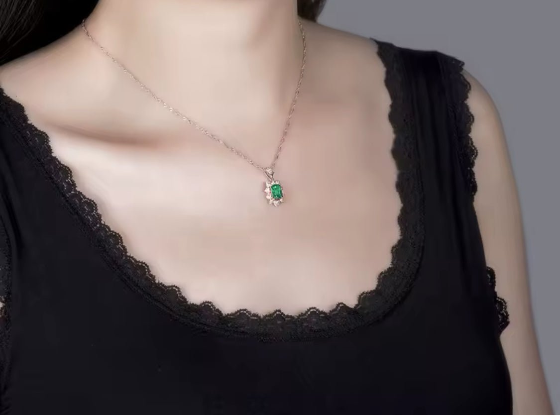 18Kt Rose Gold Diamond & 0.90 ct Emerald Pendant