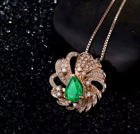 18Kt Rose Gold Diamond 1.50 ct Emerald Pendant