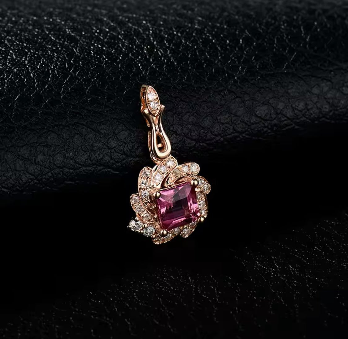 18Kt Rose Gold Natural Diamond 0.56 ct Tourmaline Pendant