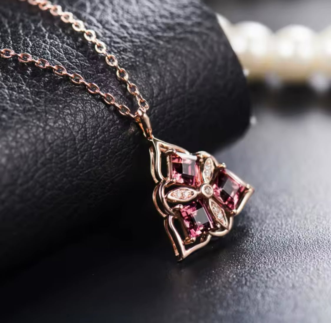 18Kt Rose Gold Natural Diamond 1.60 ct Tourmaline Pendant