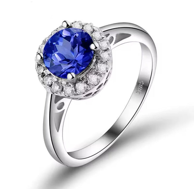 18Kt White Gold 0.85 ct Tanzanite Ring with Diamonds