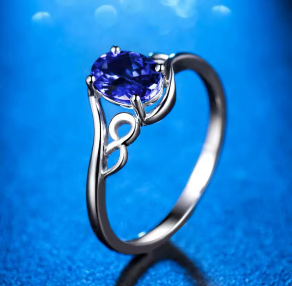 18Kt White Gold 0.88 ct Tanzanite Ring