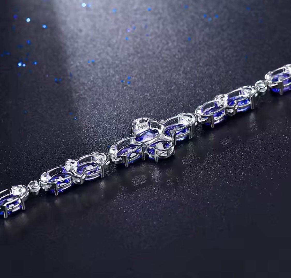18Kt White Gold 10.72 ct Tanzanite Bracelet with Diamonds