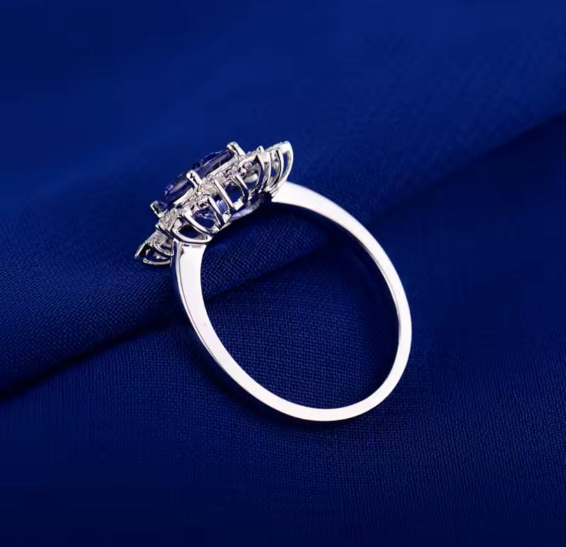 18Kt White Gold 1.25 ct Tanzanite Ring with Diamonds