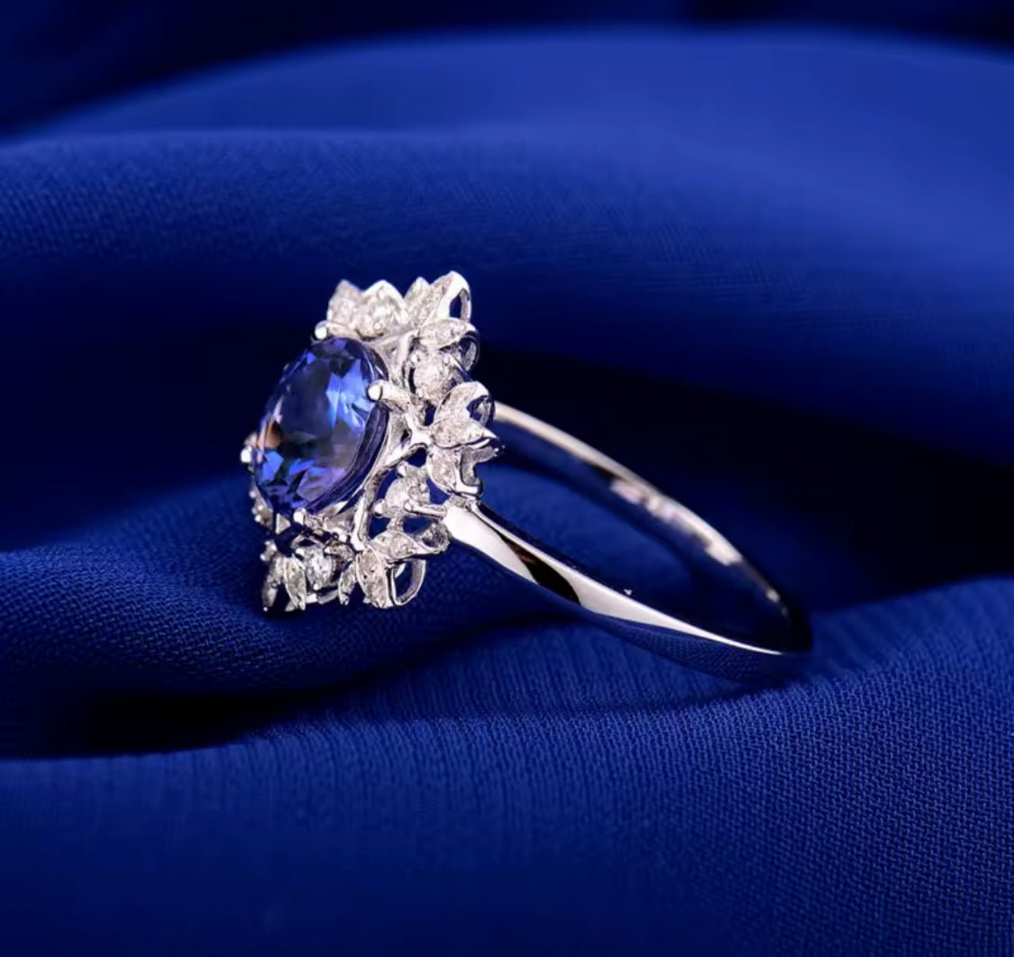 18Kt White Gold 1.25 ct Tanzanite Ring with Diamonds