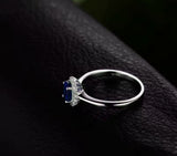 18Kt White Gold 1.31 ct Sapphire Ring with Natural Diamonds