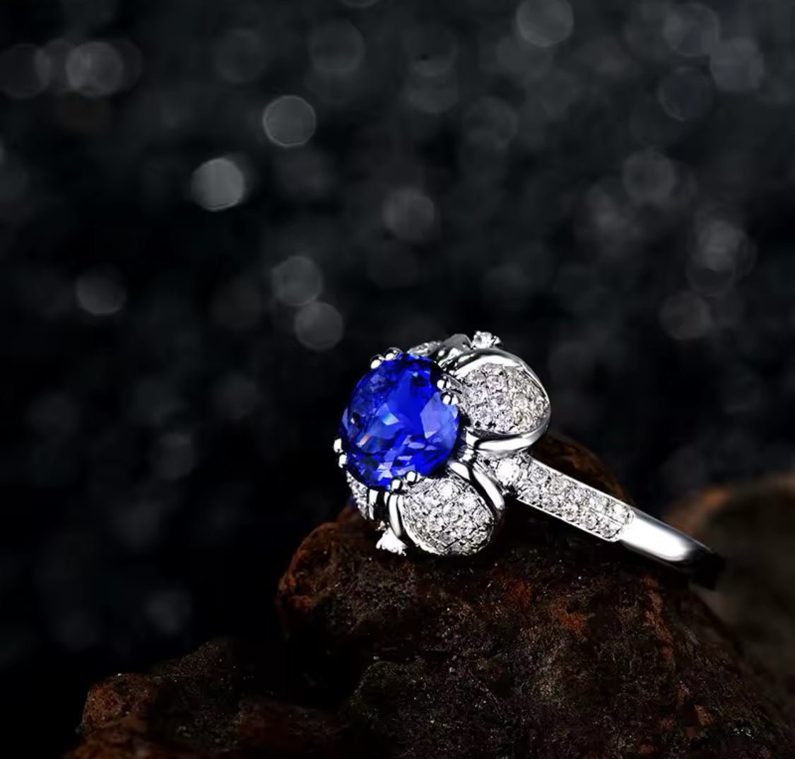 18Kt White Gold 1.52 ct Tanzanite Ring with Diamonds