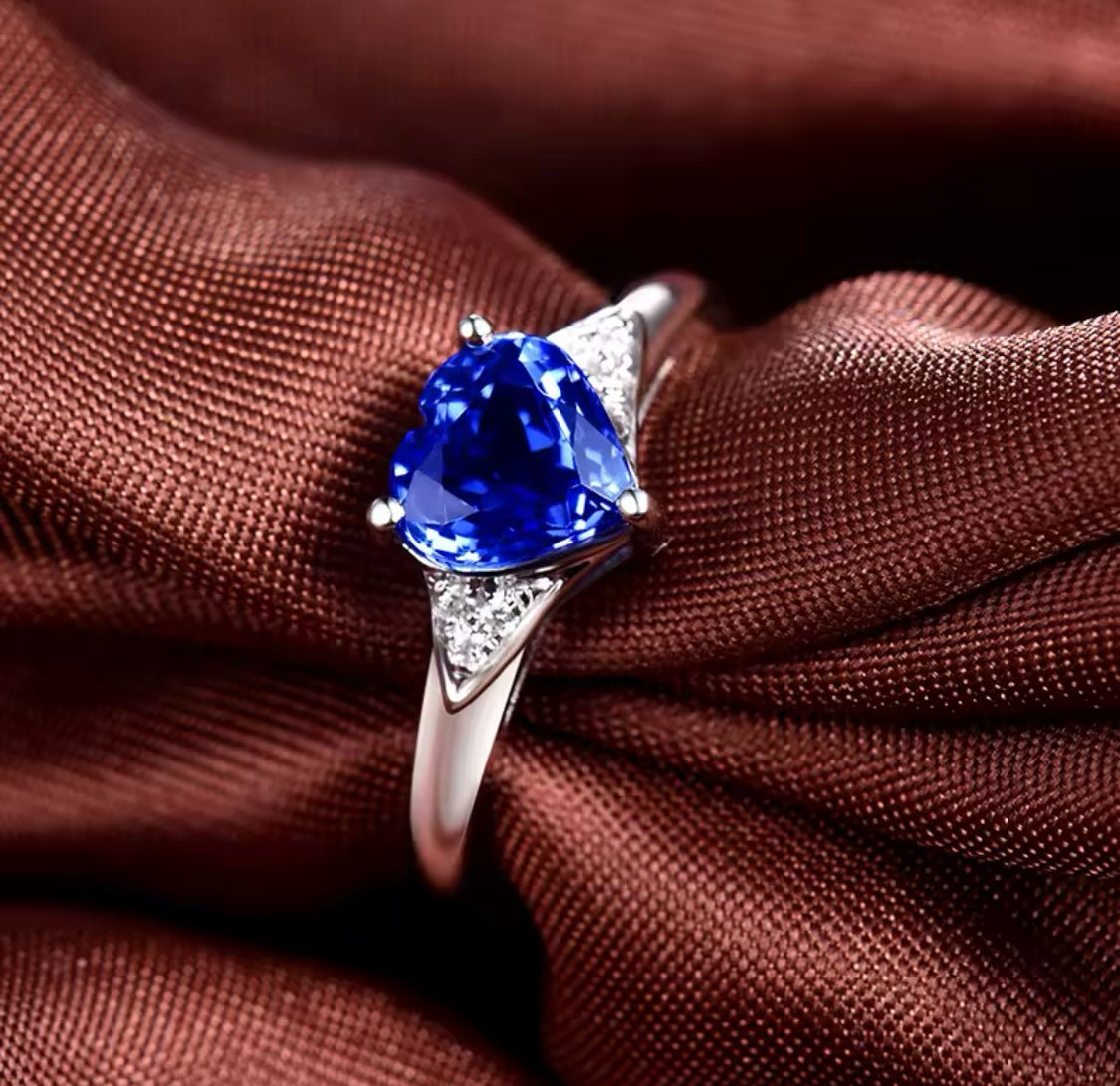 18Kt White Gold 1.63 ct Tanzanite Ring with Diamonds