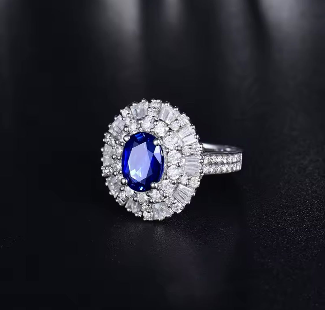 18Kt White Gold 2.50 ct Sapphire Ring with Natural Diamonds (Unisex)