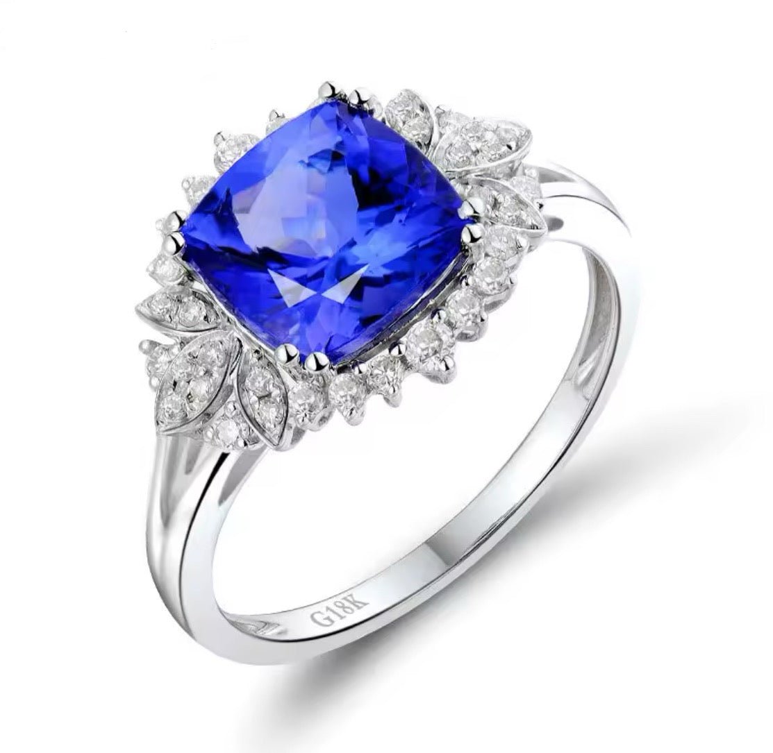 18Kt White Gold 2.80 ct Tanzanite Ring with Diamonds