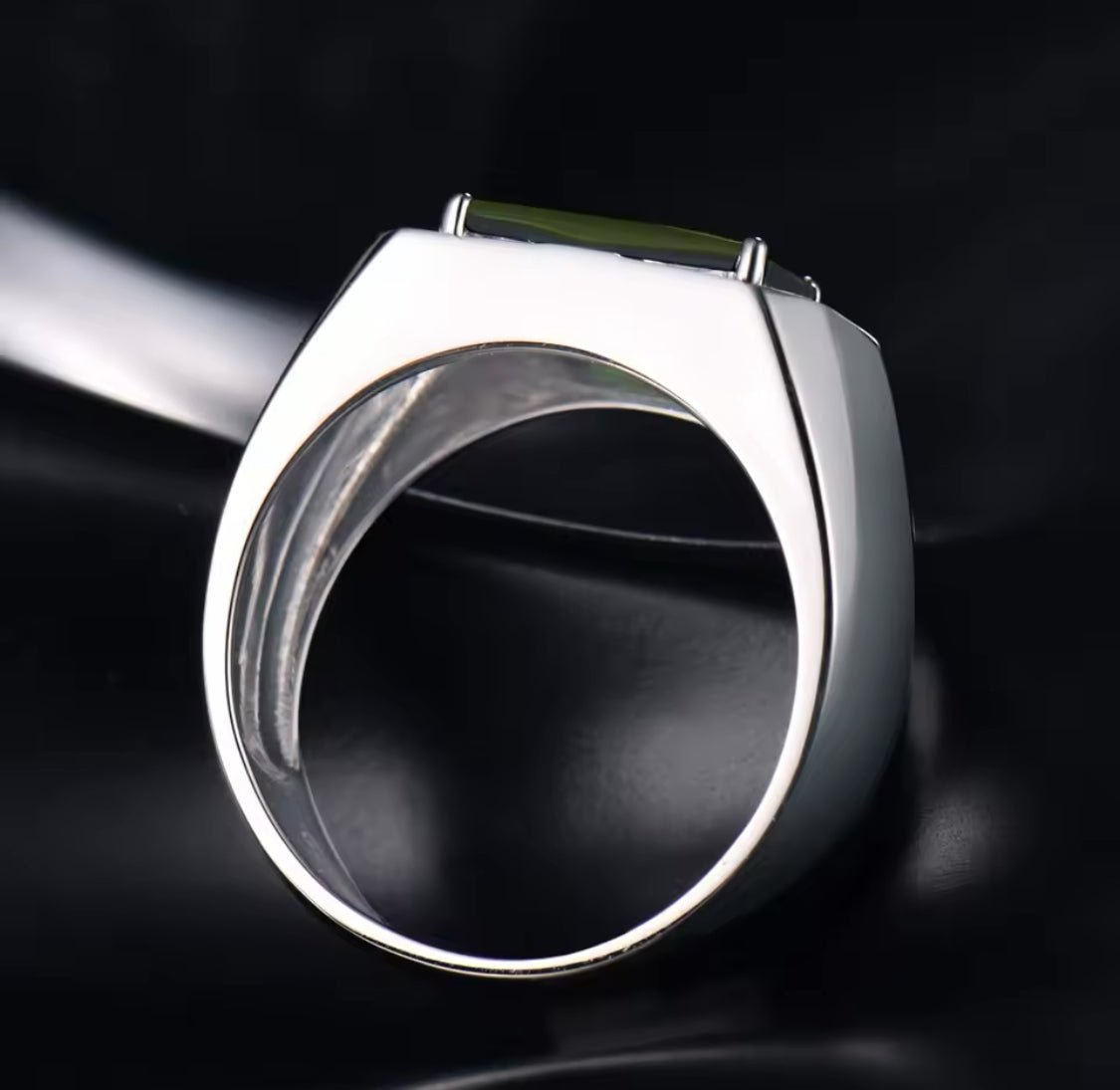 18kt White Gold Diamond 2.30 ct Green Tourmaline Ring (Unisex)