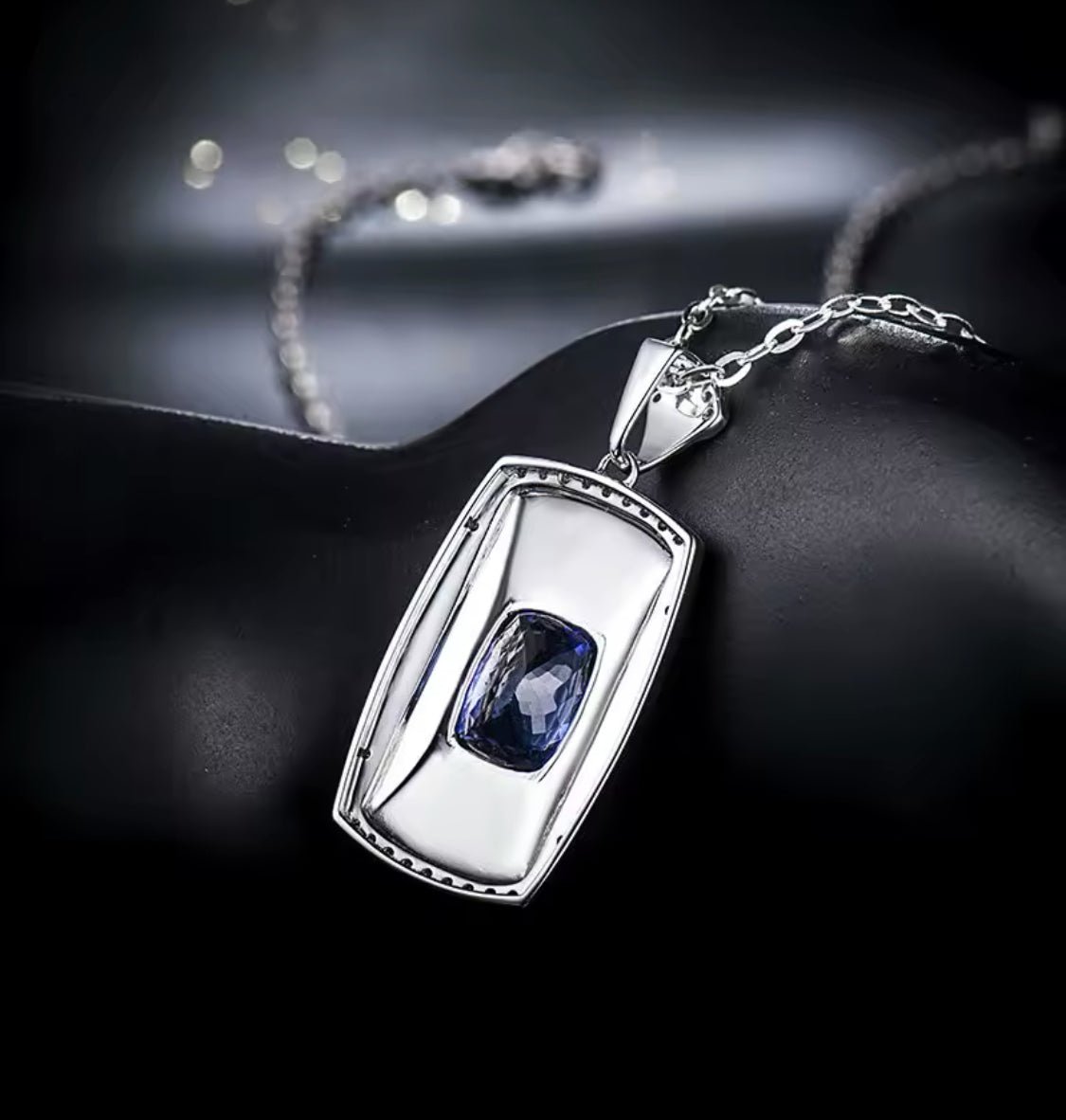 18Kt White Gold Diamonds 2.80 ct Tanzanite Pendants (Unisex)