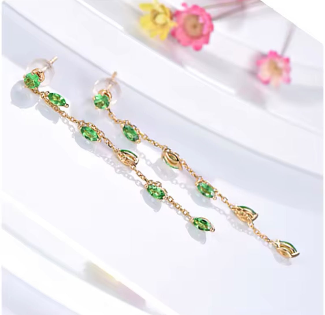 18Kt Yellow Gold 1.10 ct Tsavorite Earrings