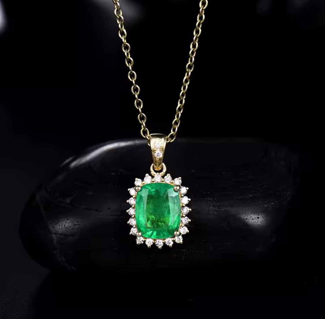 18Kt Yellow Gold Diamond & 1.50 ct Emerald Pendant