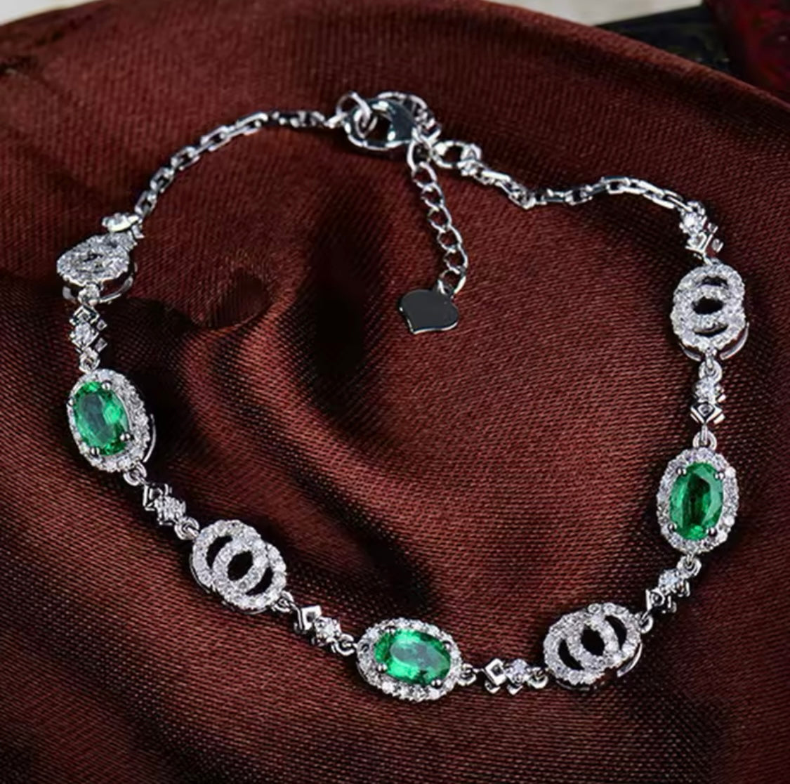 14Kt White Gold 1.25 ct Emerald Bracelet with Diamonds 0.76 ct