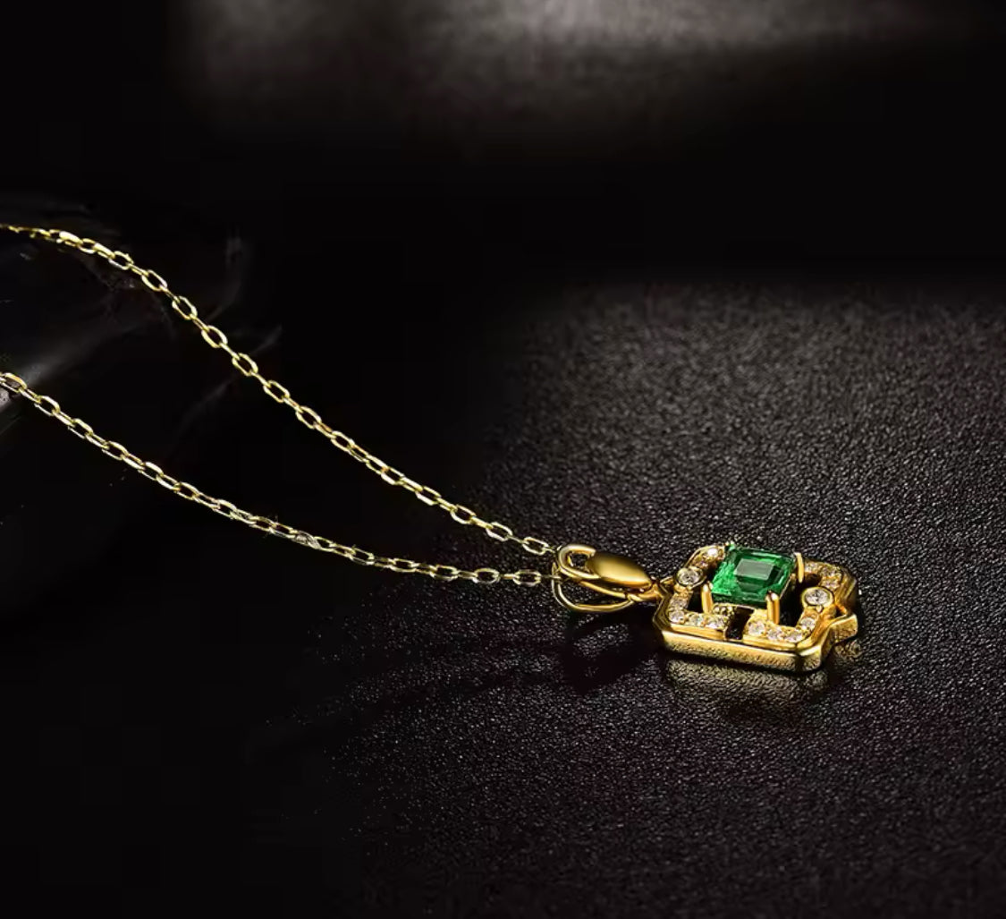 18Kt Yellow Gold Diamond & 0.34 ct Emerald Pendant
