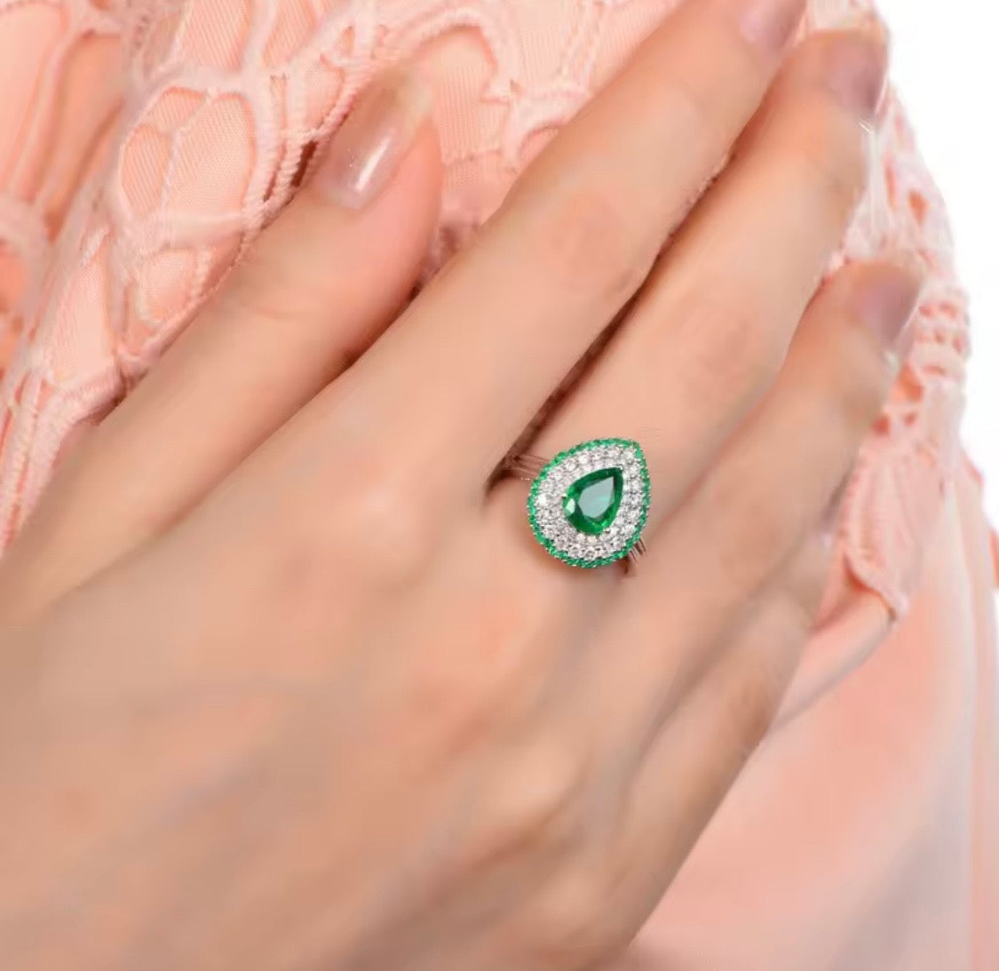 Prsten ze 14kt zlata s diamantem 1,01 ct ve tvaru smaragdu 