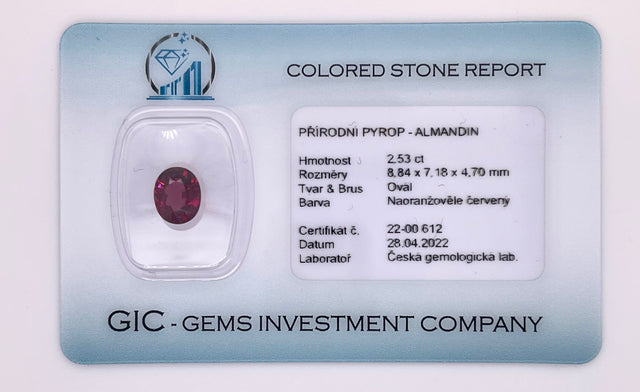 Natural almandine garnet, 2.53 carats, oval cut, IF clarity, untreated, orangy red, ČGL certified