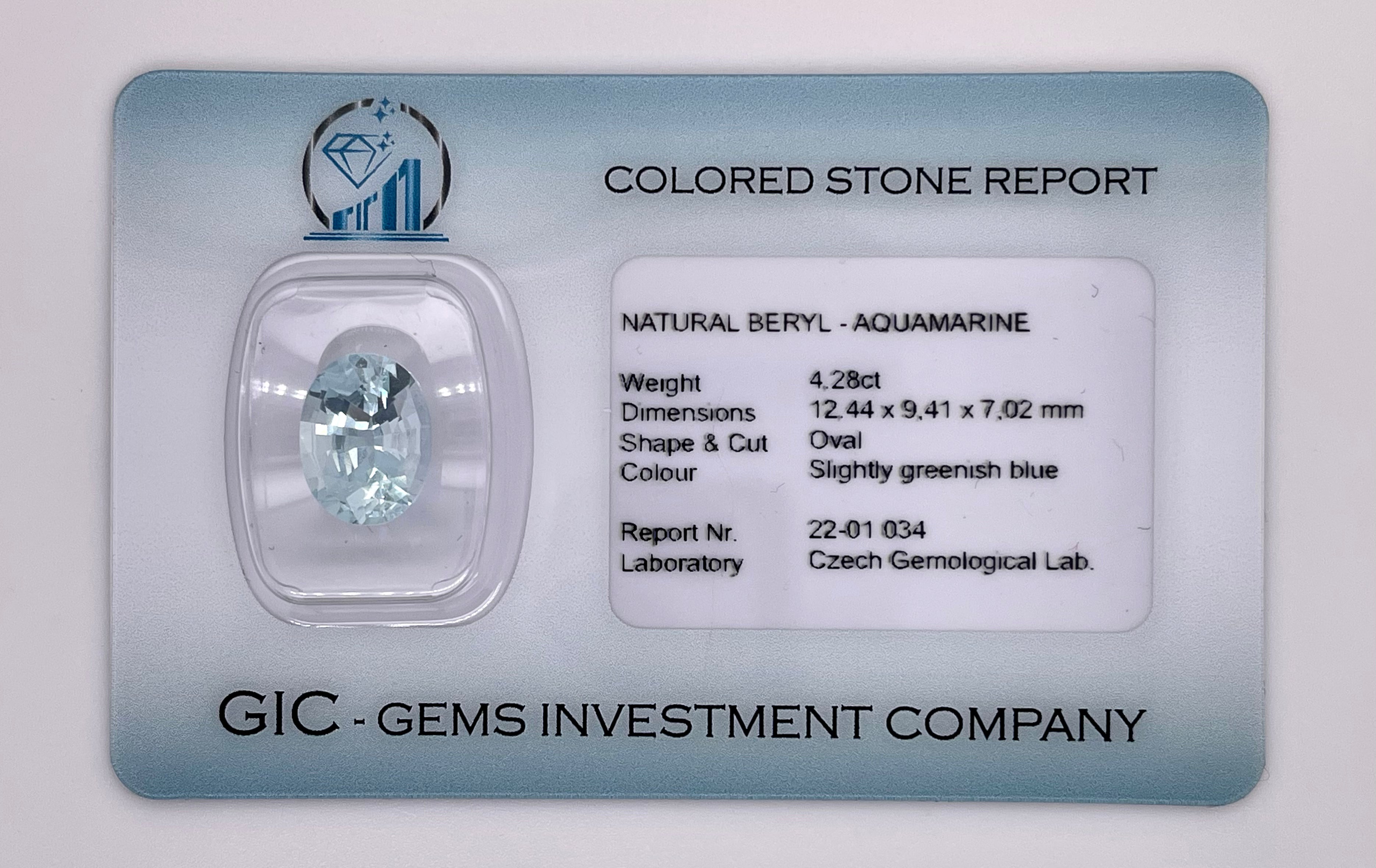4.28 ct aquamarine in oval brilliant cut, very light greenish blue, untreated, ČGL certified