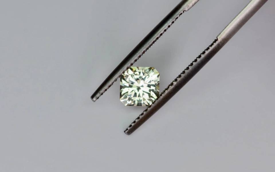 Beryl 0.84 ct – Light Yellow, Square Cut