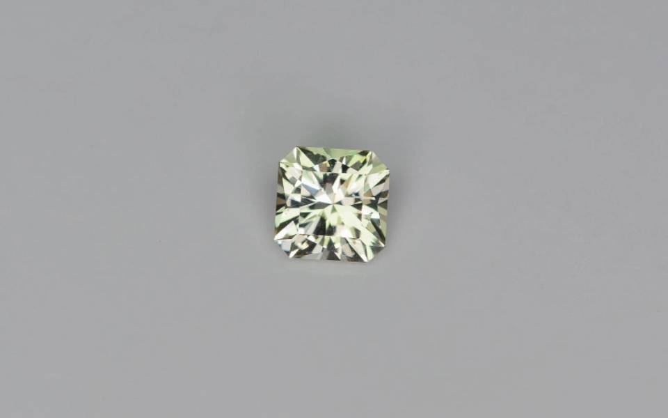 Beryl 0.84 ct – Light Yellow, Square Cut