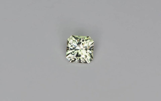 Beryl 0.84 ct – Light Yellow, Square Cut