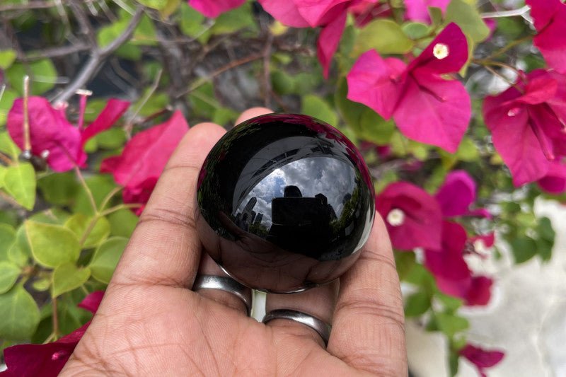 Black Agate Ball - 816 ct