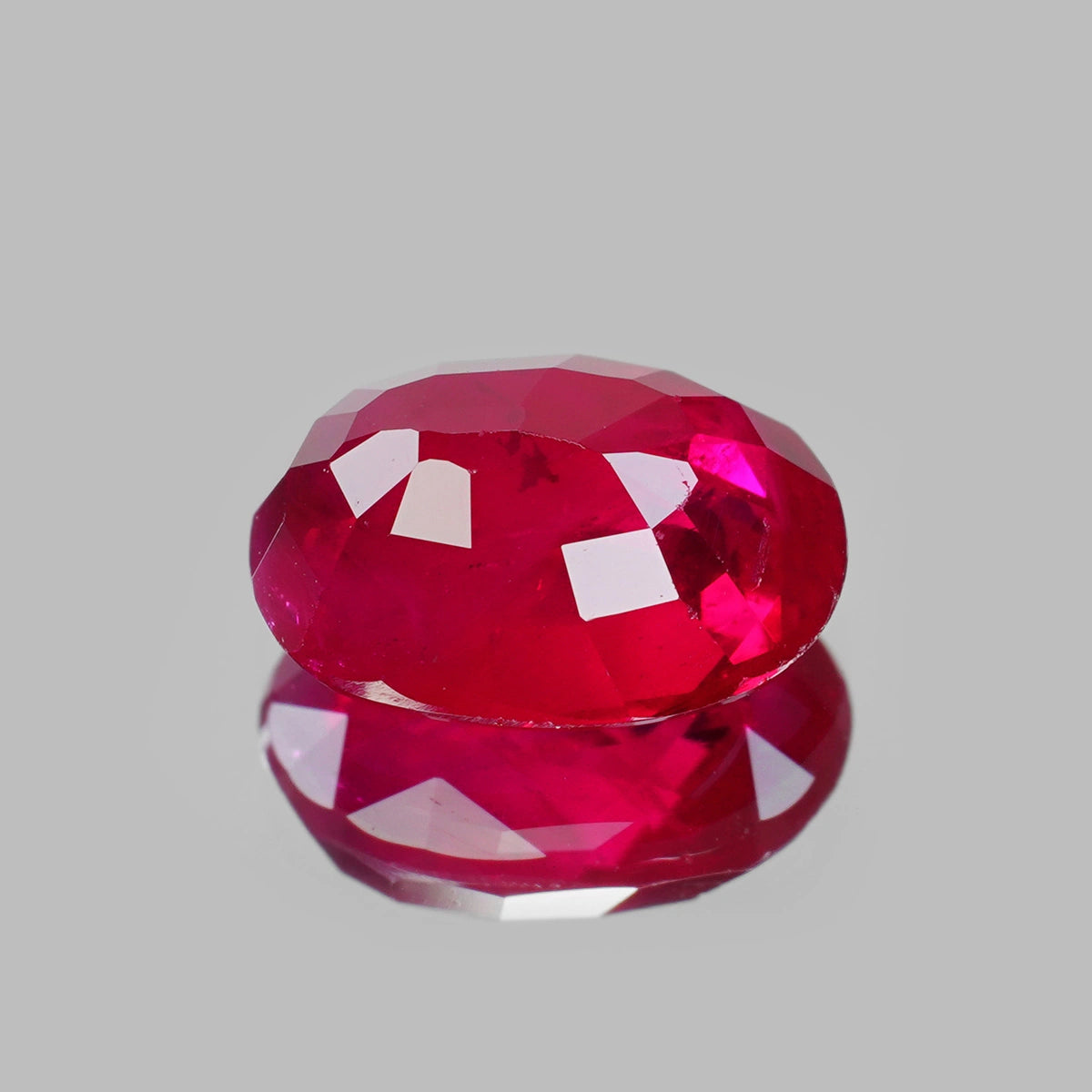 Natural Burma Ruby 1.26 ct – Oval Cut, GIA Certified
