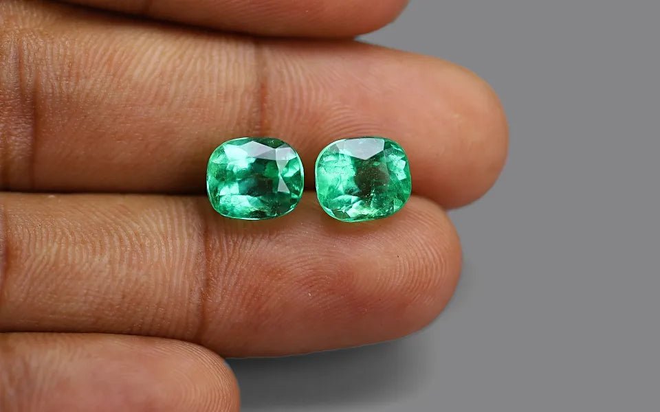 Colombia Emerald Pair - 6.39 ct