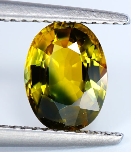 Green Yellow Sapphire - 2.06 ct