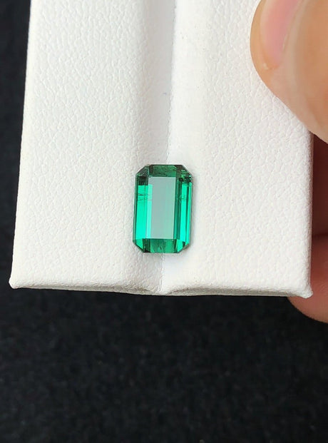 Green Tourmaline - 2.41 ct