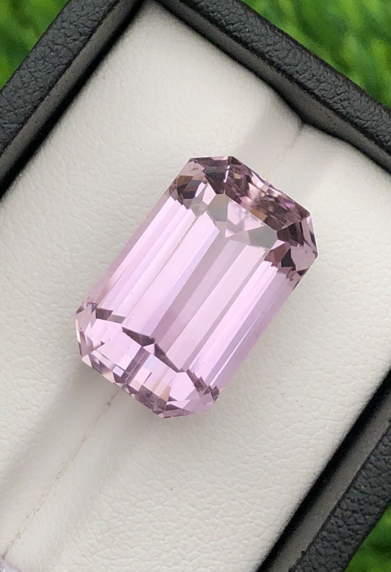 Kunzite 25.40 ct – Light Pink, Octagonal Cut, Untreated