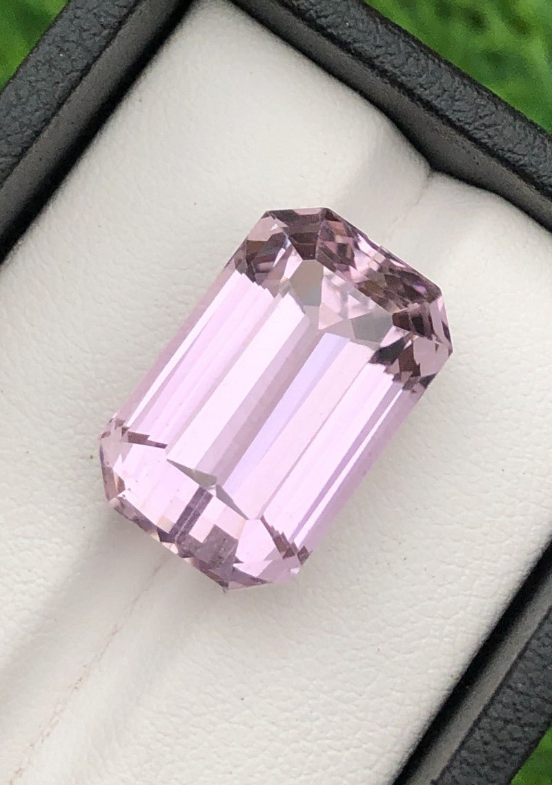 Kunzite 25.40 ct – Light Pink, Octagonal Cut, Untreated