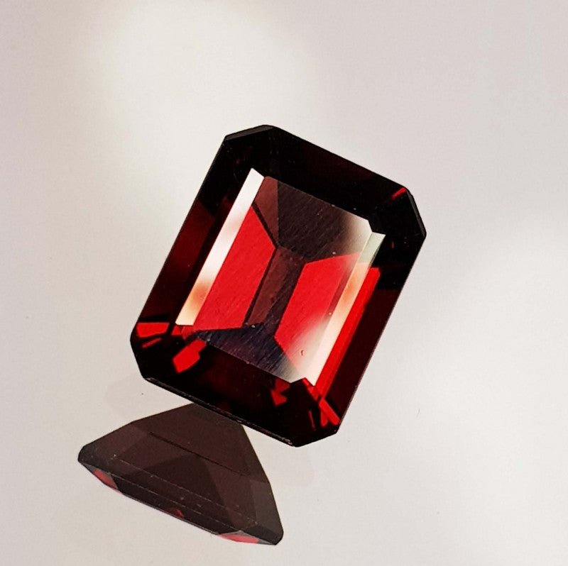 Natural Almandine Garnet 2.69 ct – Octagon Cut, Untreated