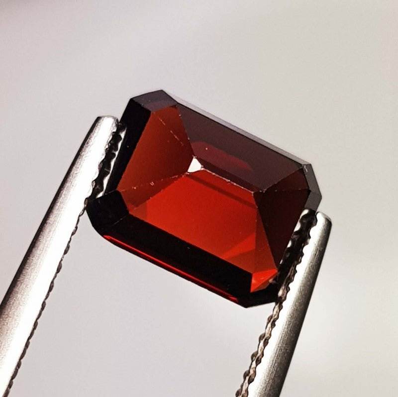 Natural Almandine Garnet 2.69 ct – Octagon Cut, Untreated