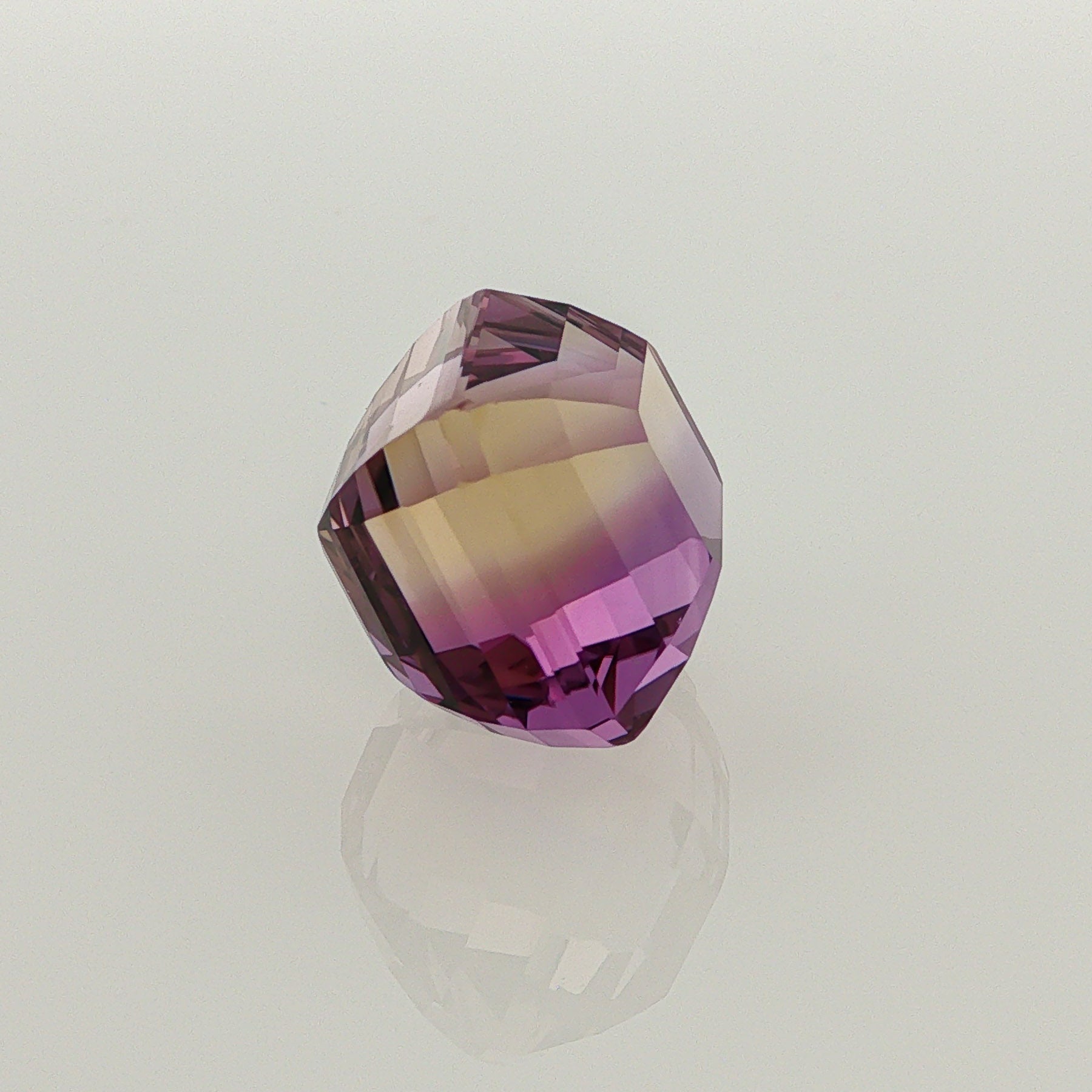Natural ametrine, light purple / light yellow, octagon cut, 12.17 ct, loose gemstone, view 4.