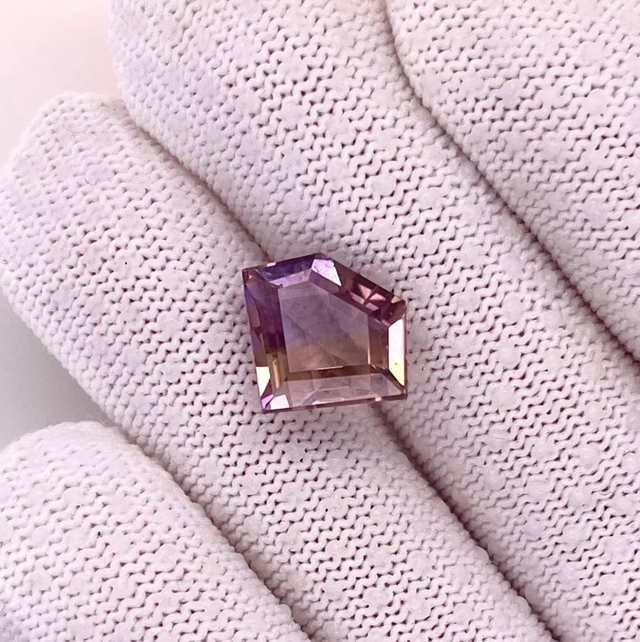 Natural Ametrine 7.27 carats, kite cut, purple and yellow bi-color gemstone, untreated