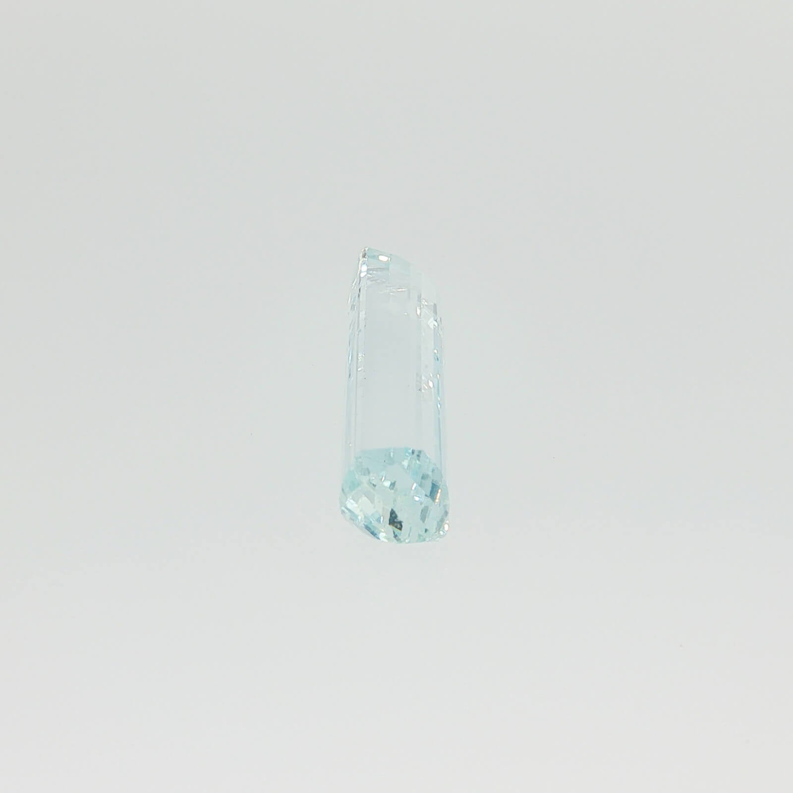 5.84 ct Aquamarine baguette cut eye clean loose gemstone
