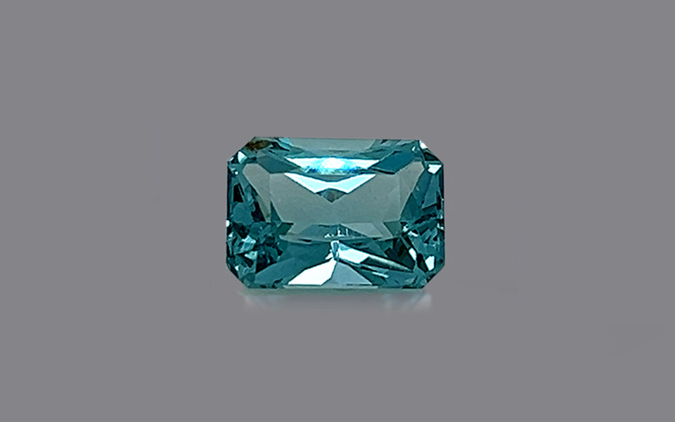 Blue apatite gemstone, 3.92 carats, octagonal cut, greenish blue color, VS clarity (inclusions), Madagascar origin, untreated, seller's certificate