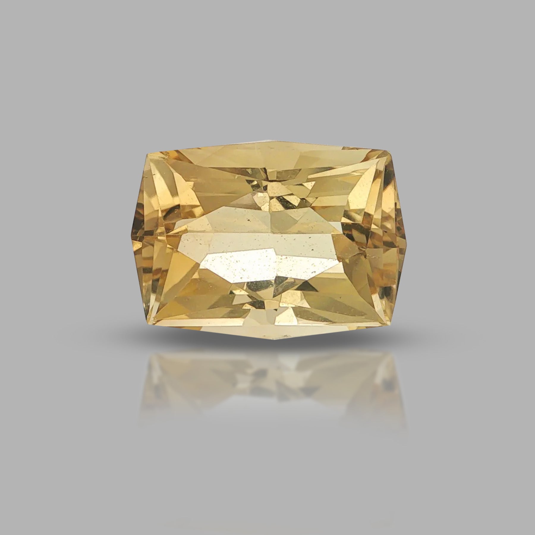 Natural untreated citrine, yellow, cushion cut, 10 ct, loose gemstone, view 5.