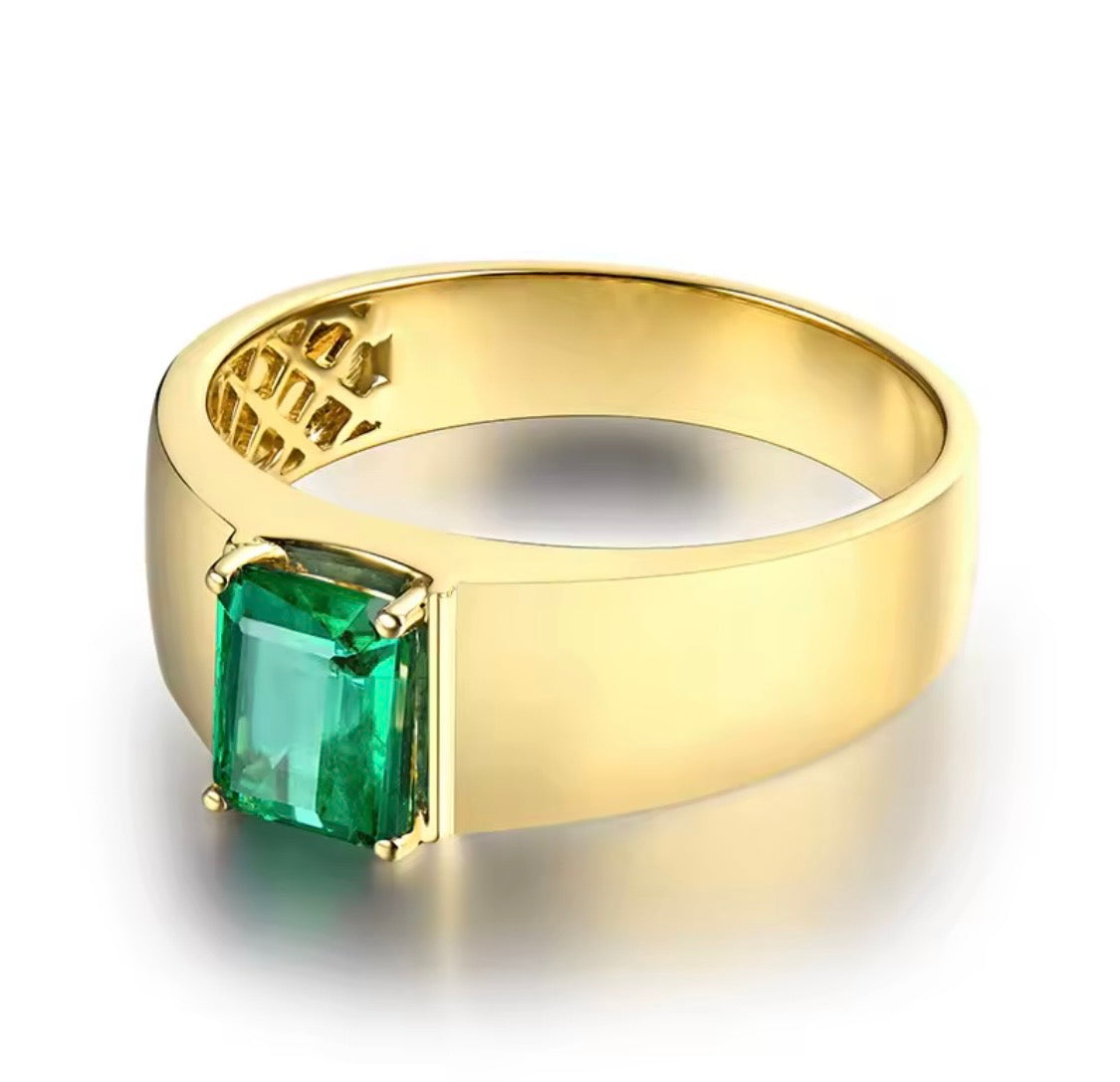 1.39 ct natural emerald unisex ring in 14K yellow gold angle view