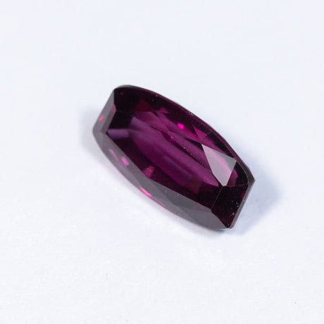 Natural Garnet 3.47 ct – Baguette Cut, Untreated