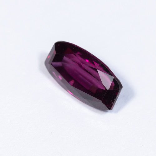 Natural Garnet 3.47 ct – Baguette Cut, Untreated