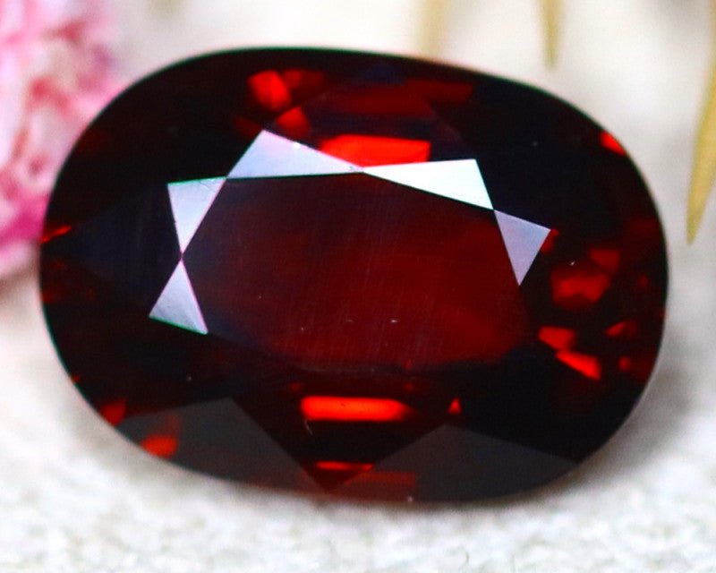 Natural Garnet 5.16 ct – Oval Cut, Untreated, Africa