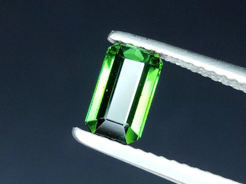 Natural Green Tourmaline 1.00 ct – Emerald Cut, Untreated