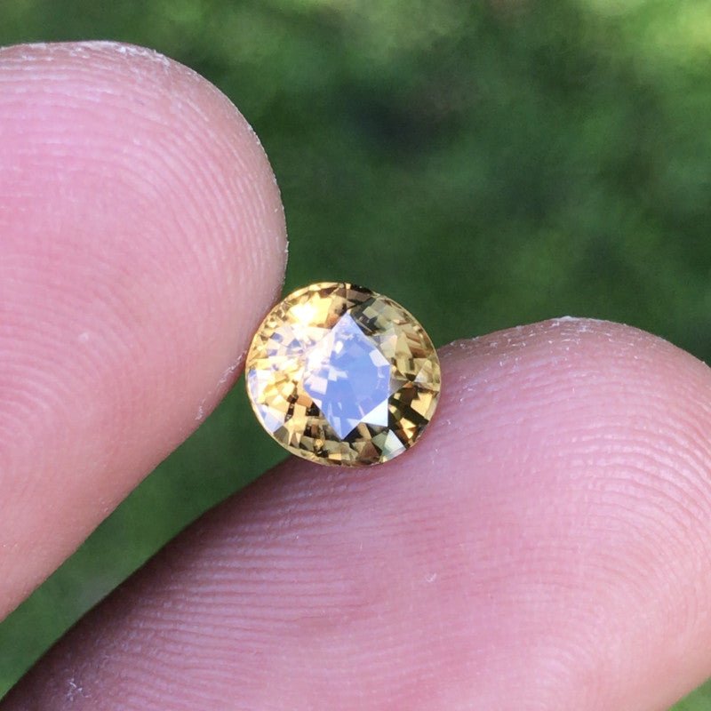 Natural Honey Zircon 1.72 ct – Round Cut, Sri Lanka, Untreated