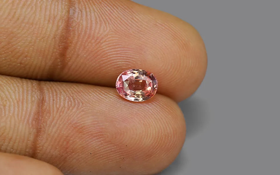 Natural sapphire, padparadscha, oval cut, 1.13 ct, loose gemstone, view 4.