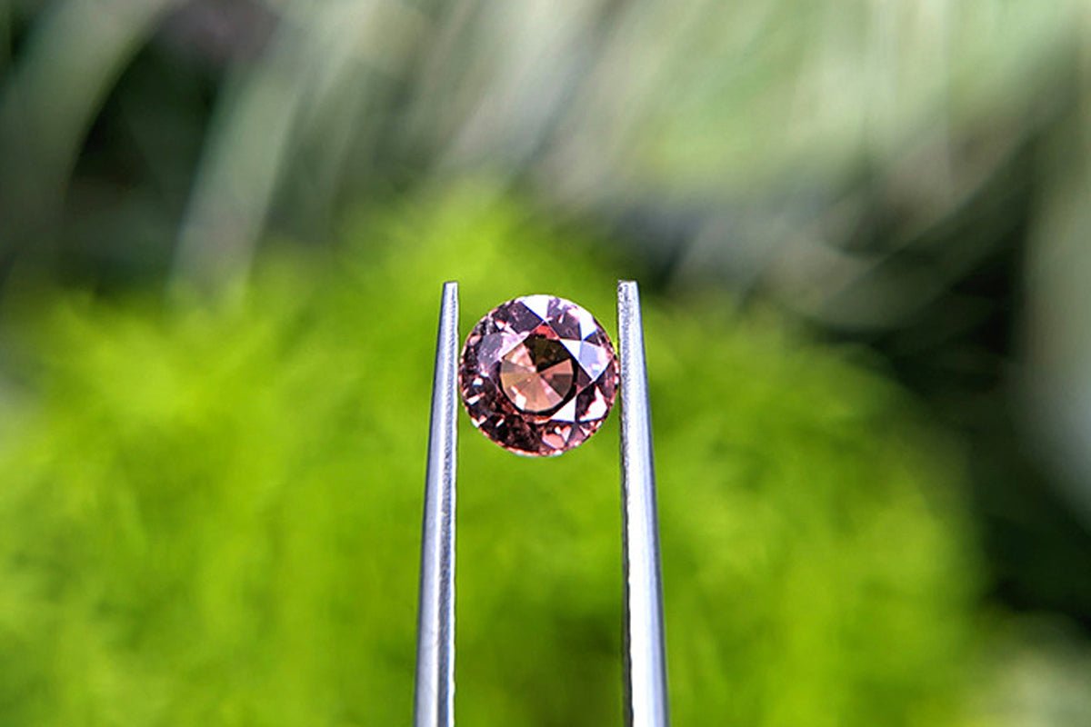 Natural Padparadscha Sapphire 1.07 ct – Round Cut, Untreated, Certified