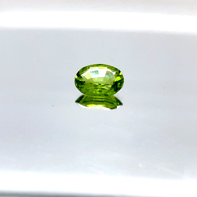 Natural Peridot 1.80 ct – Green, Oval Cut, Untreated